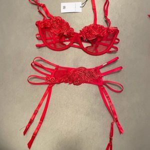BNWT Bluebella Julienne Lace Garter Belt Red Medium